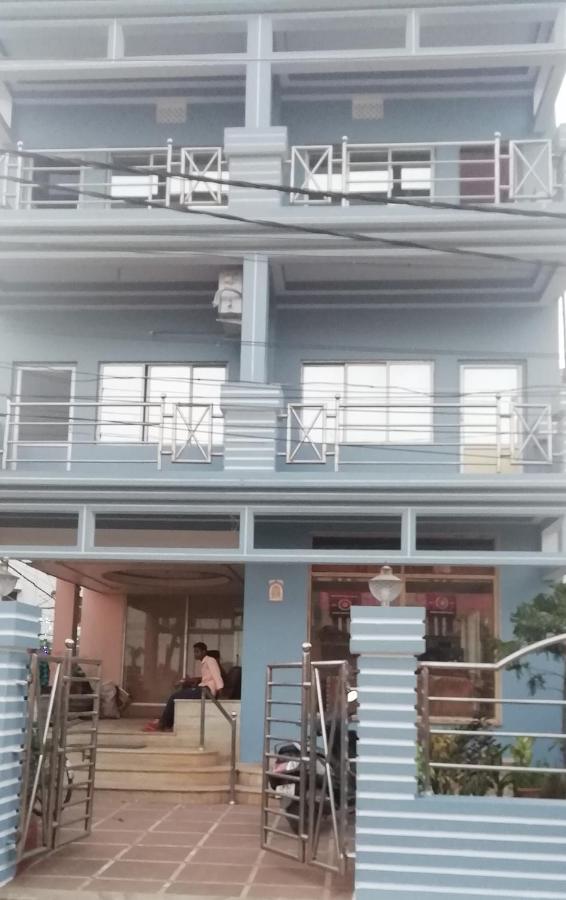 Hotel Parichay Puri Exteriör bild